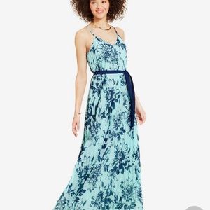 B Darlin Pleated Floral-Print Maxi Dress Mint/Navy